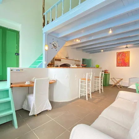 Apartment Seafront - Harbour View , Pitini 1