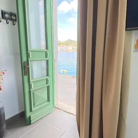 Apartment Seafront - Harbour View , Pitini 1